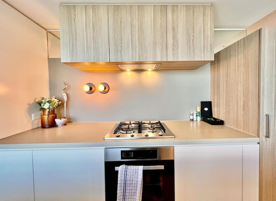 Highrise Best Location 2 Bedrooms & 2 Bathrooms Melbourne Exterior photo